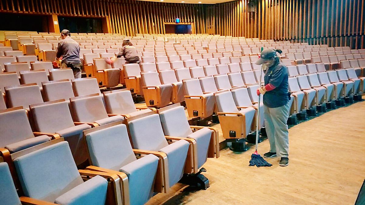 ▲ 文化局所屬各場館及園區自2月起，已全面進行服務人員及觀眾之量體溫、戴口罩、場館定期消毐等防疫工作。（圖／高市文化局提供）