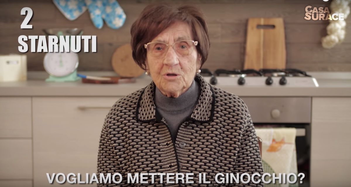 ▲義大利一名網紅阿嬤拍攝影片，教導民眾如何做好防疫措施，逗趣溫馨的風格，短短不到兩周就吸引 140 萬人次觀看，在網路上引發熱烈討論。（圖／翻攝自 YouTube ）