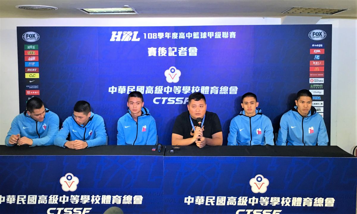 ▲108學年度HBL4強賽，能仁家商出席賽後記者會，高三主控游艾喆(右2)。（圖／鍾東穎攝 ,2020.03.07）