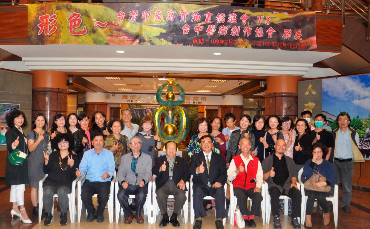 ▲台灣印象寫實油畫協進會與台中藝術創作協會兩會38位藝術家於建國科技大學舉行聯展，作品以油畫創作為主，創作風格多元。（圖／記者葉靜美攝，2020.03.09）