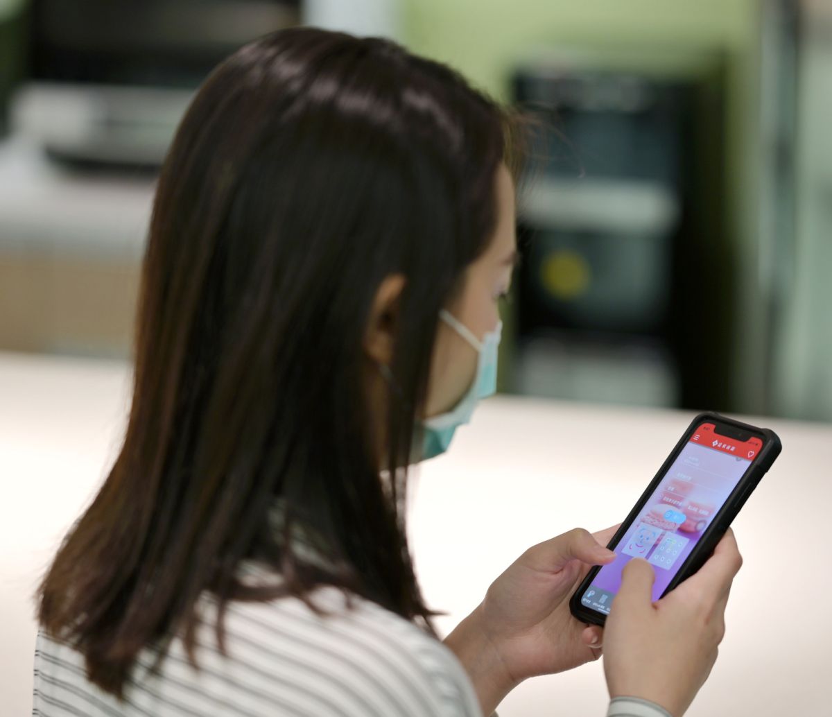 ▲防疫不出門，遠東商銀離櫃率再創新高91.6%，行動銀行APP年成長3.4倍。（圖／遠東商銀提供）