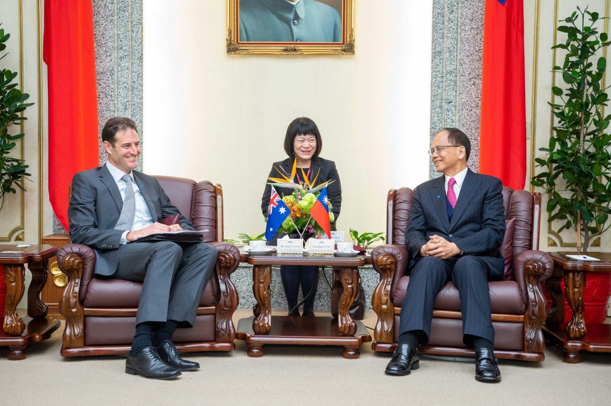 ▲立法院院長游錫堃11號接見澳洲駐台辦事處代表高戈銳一行。（圖／游錫堃辦公室提供）