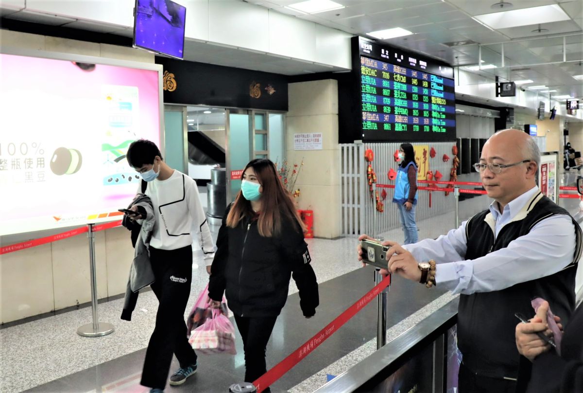 ▲因為武漢肺炎防疫的離島交通運輸惹議，縣長賴峰偉下令查辦前縣政顧問郁國麟，以正視聽。（圖／記者張塵攝，2020.03.11）