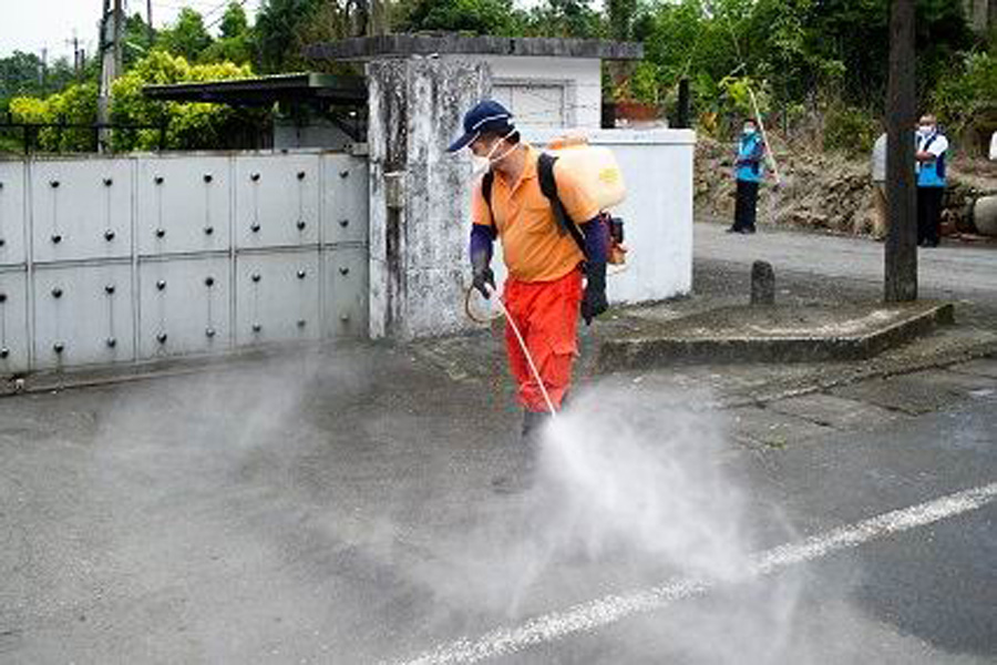 ▲宜蘭縣政府對員山檢疫所周邊環境進行消毒。（圖／宜蘭縣政府提供)