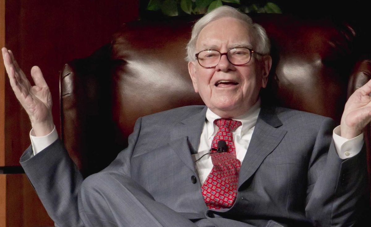 ▲巴菲特在大會上表示，未來50年內，不會想賣掉日本商社的股票。（圖／翻攝自 Smart week ）