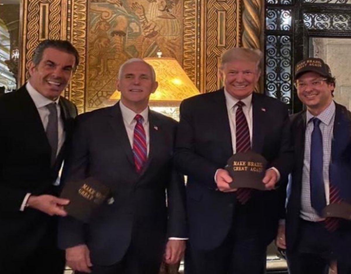 ▲剛確診罹患武漢肺炎的巴西總統秘書沃恩加登(右)，上週才剛陪巴西政要們與川普見過面，並拍照留念。（圖／翻攝自 Fabio Wajngarten IG ）