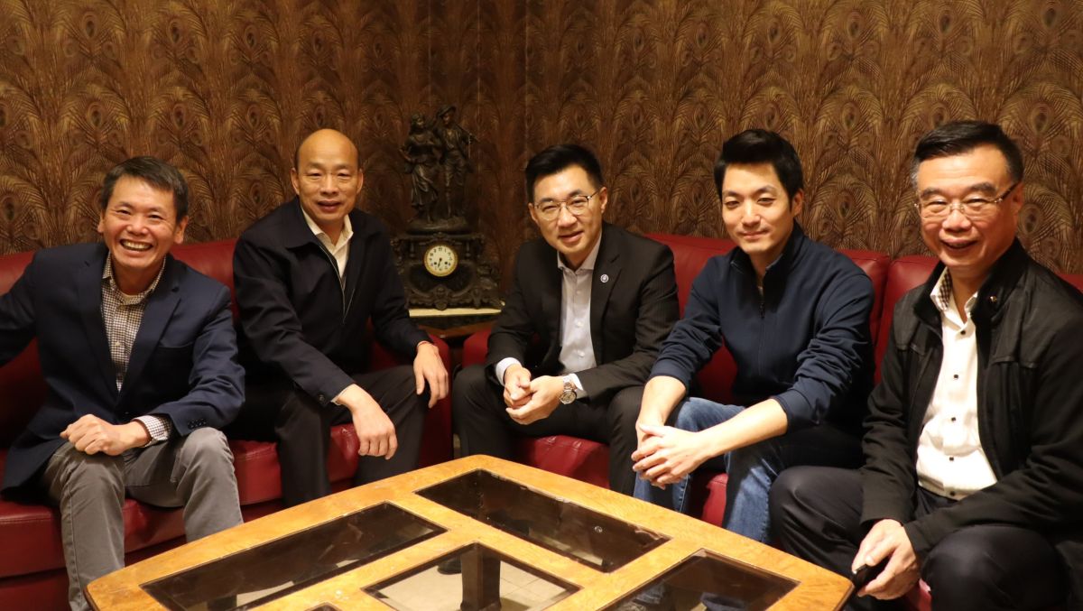 江韓會（江啟臣、韓國瑜）閉門會商一小時，由國民黨政策會執行長林為洲、立法院黨團書記長蔣萬安、高雄市黨部主委莊啟旺陪同。（圖 / 國民黨提供）