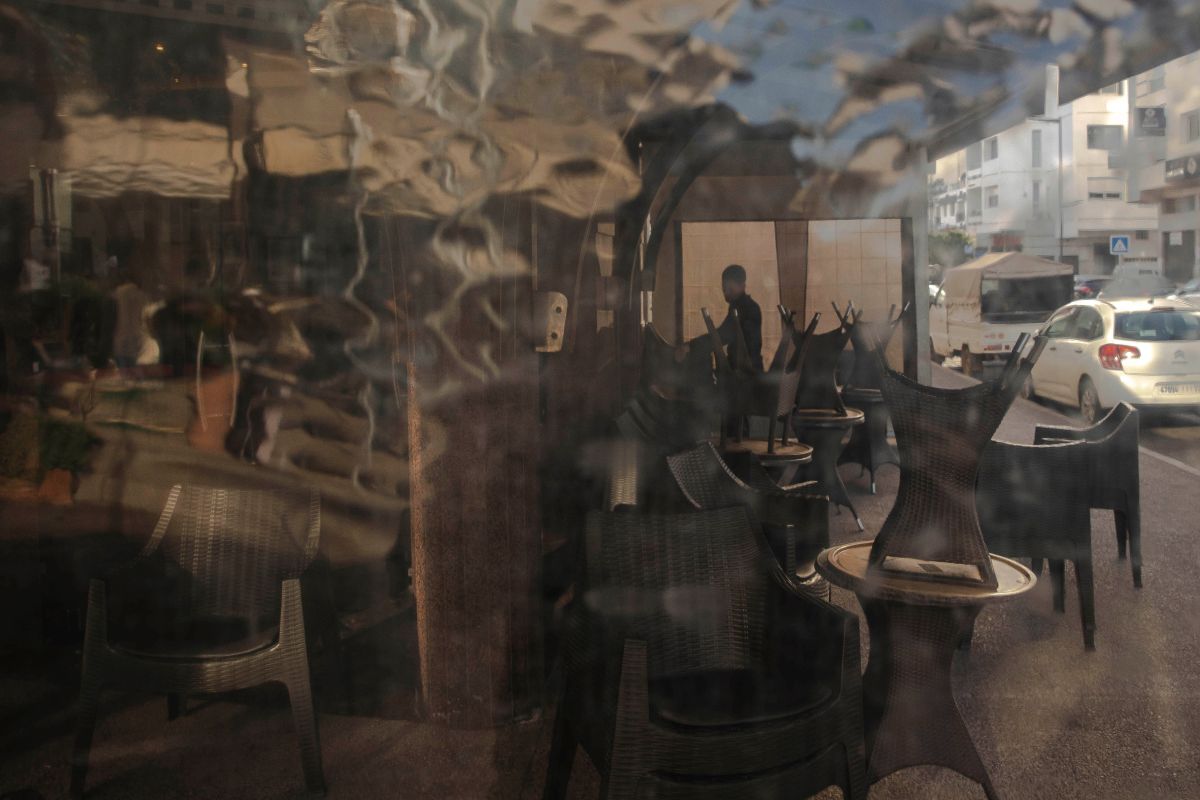 ▲北非國家摩洛哥15日起進入鎖國狀態，街上店家歇業冷清清。（圖／達志影像／美聯社）