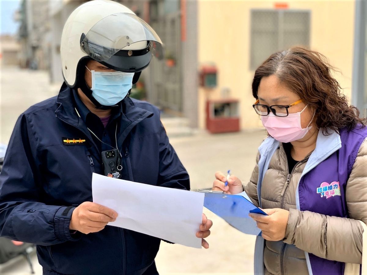 ▲自土耳其返澎的8人必須採檢送驗，並比照「居家檢疫」措施禁止外出，警局設置巡邏箱以掌握動態，村幹事每天進行居家健康關懷，嚴禁他們擅離住所。（圖／澎湖縣政府提供）