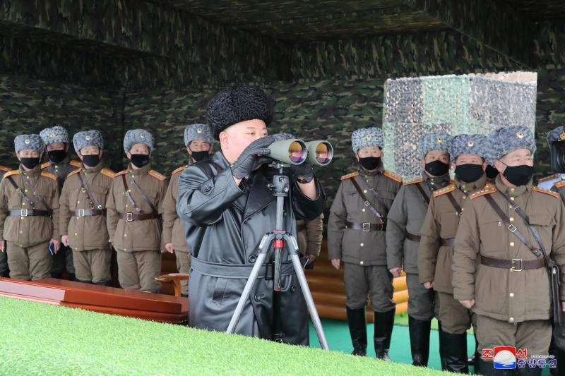 ▲北韓領導人金正恩日前視察軍事演習。資料照。（圖／翻攝自韓國媒體）