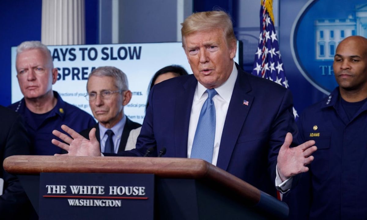 ▲美國總統川普日前召開防疫記者會。（圖／翻攝自英國衛報）