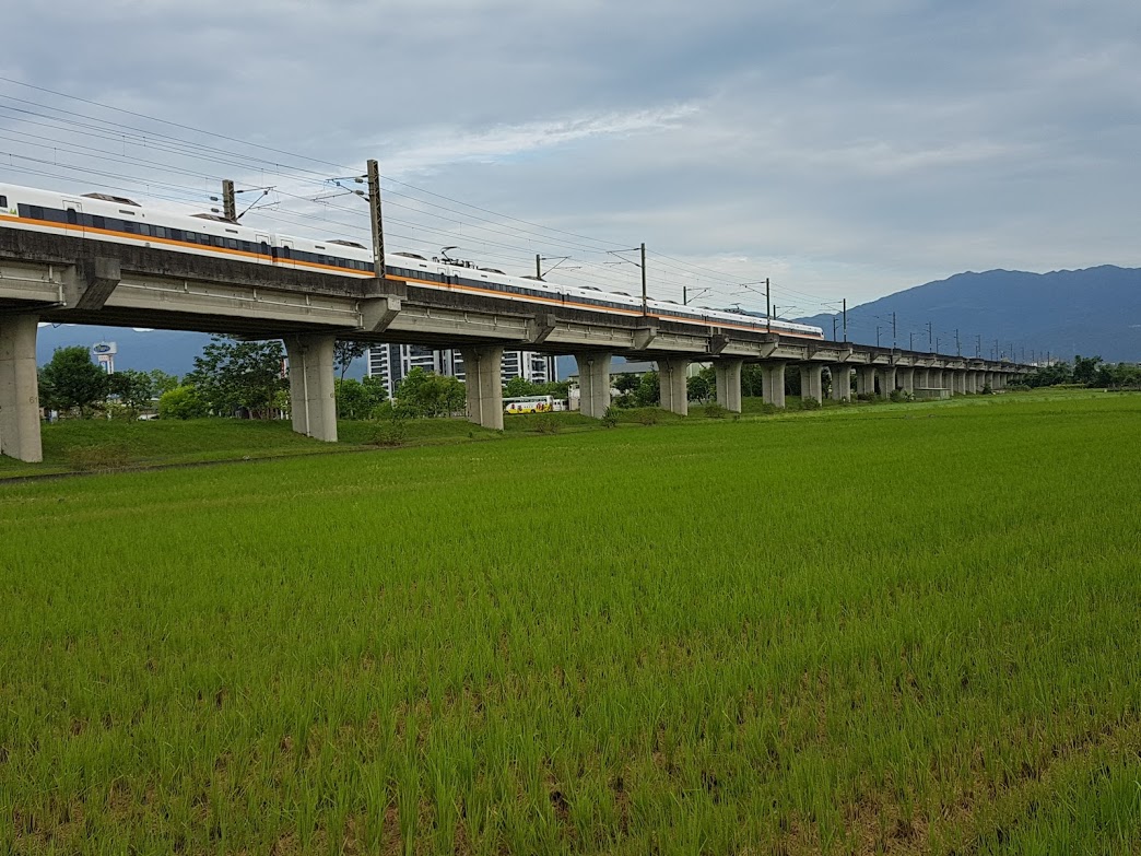 ▲宜蘭縣政府今（18）日收到台鐵同意「宜蘭鐵路立體化建設及周邊土地開發可行性研究計畫」公文，象徵宜蘭鐵路高架向前邁進一大步。
（圖／記者李清貴攝,資料照)
