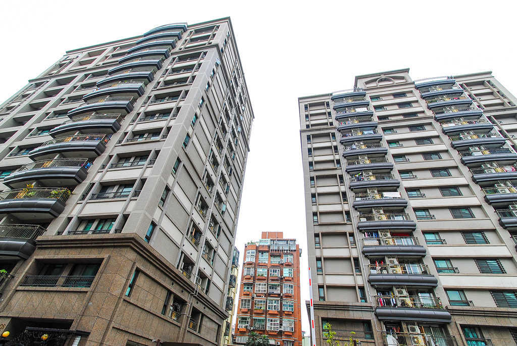 ▲康樂街住宅集中，是東湖商圈交易最熱路段，還有都更重建大樓相當受歡迎。（圖／信義房屋提供）