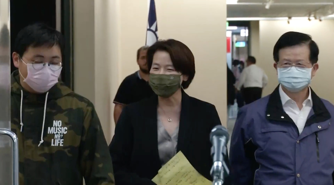 ▲觀傳局長劉奕霆（左起）、台北市副市長黃珊珊、衛生局長黃世傑。（圖／台北市政府提供）