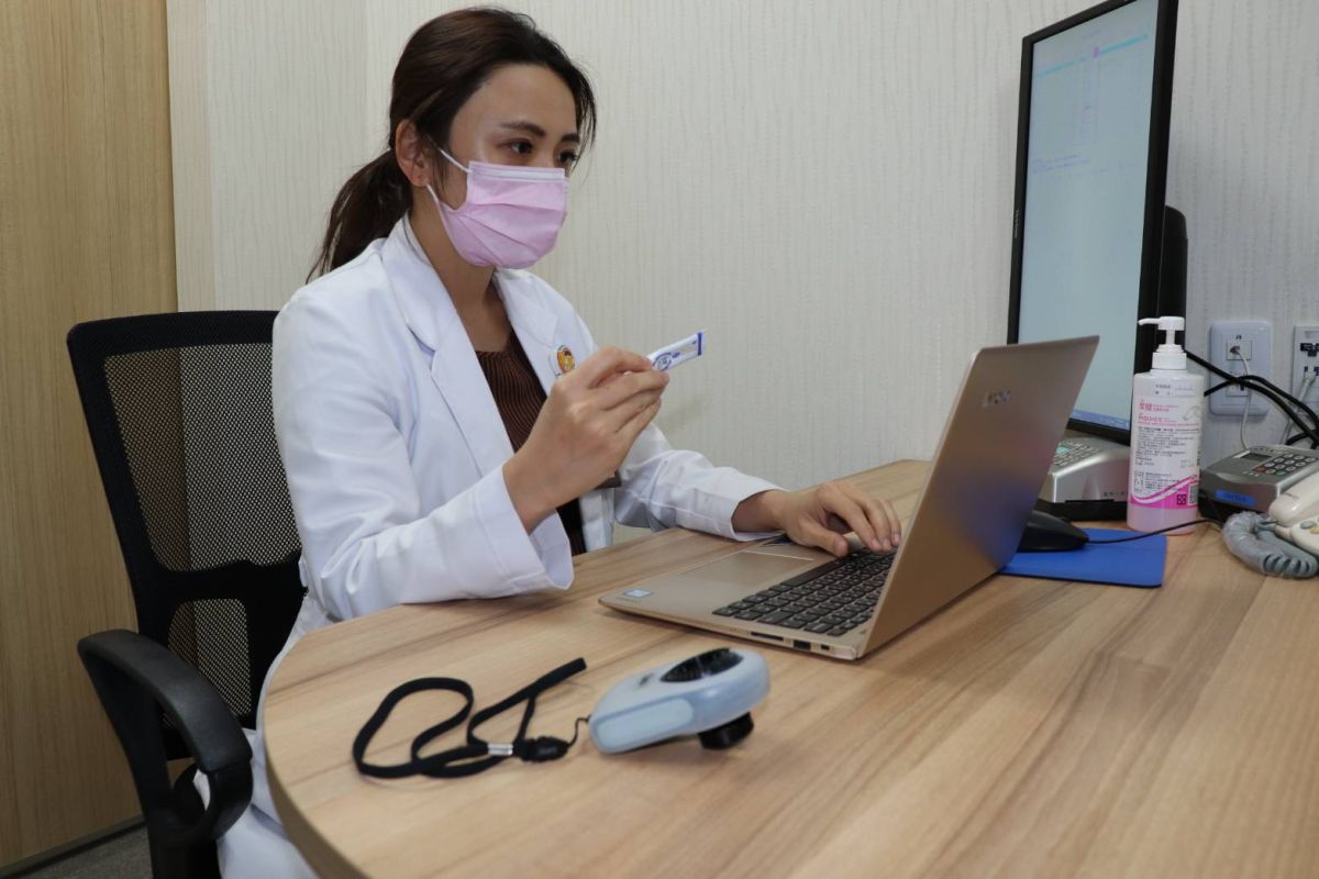 ▲嘉義聖馬爾定醫院推視訊看診一條龍，讓民眾在進行自主健康管理時也能安心享有完整的診療服務。（示意圖／聖馬爾定提供，2020.03.20）