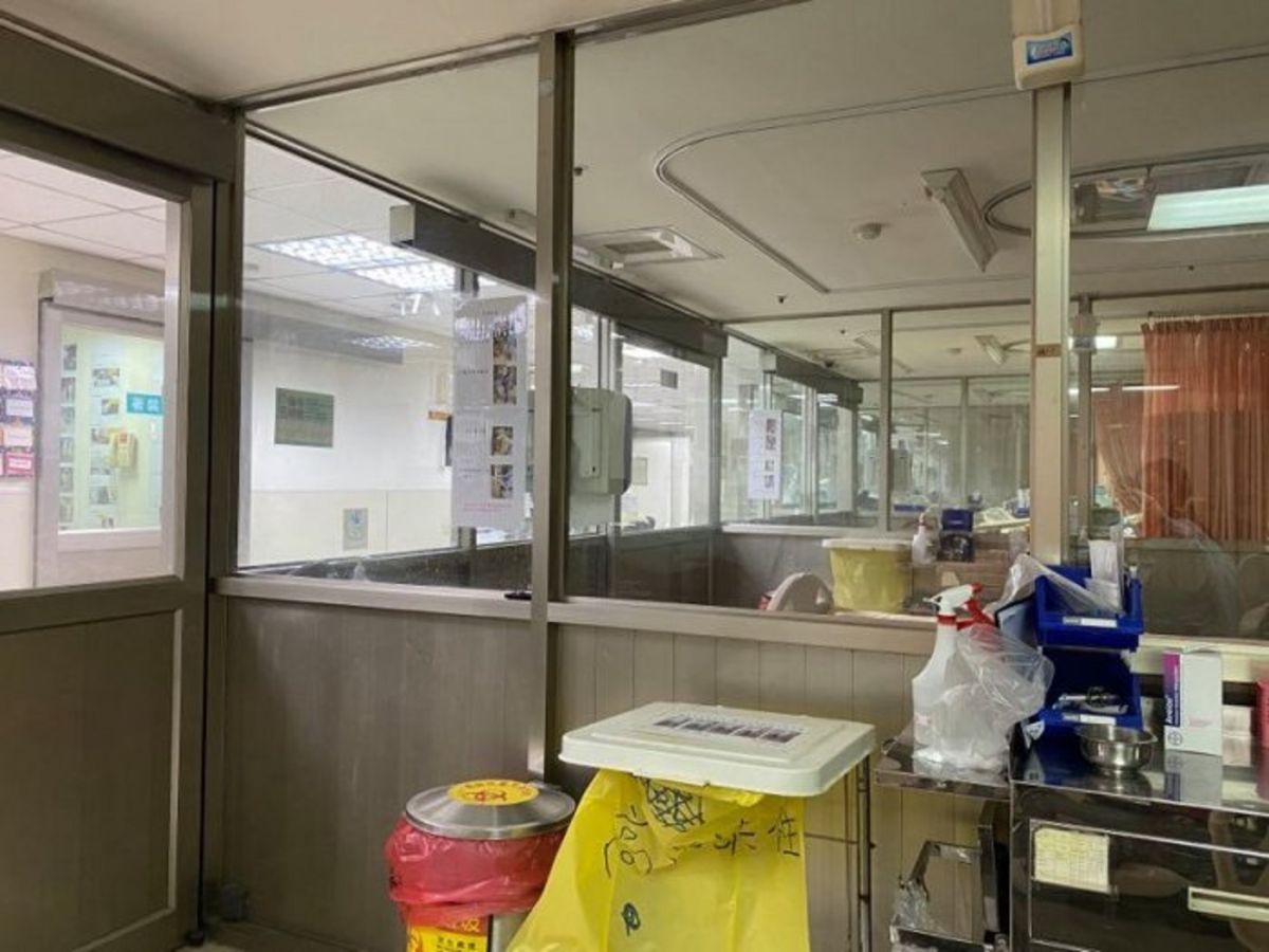 ▲一位在義大利求學半年的留學生在日前返台，因未出現症狀被收治負壓隔離，她也在網路上描述過程。（圖／翻攝 Dcard ）