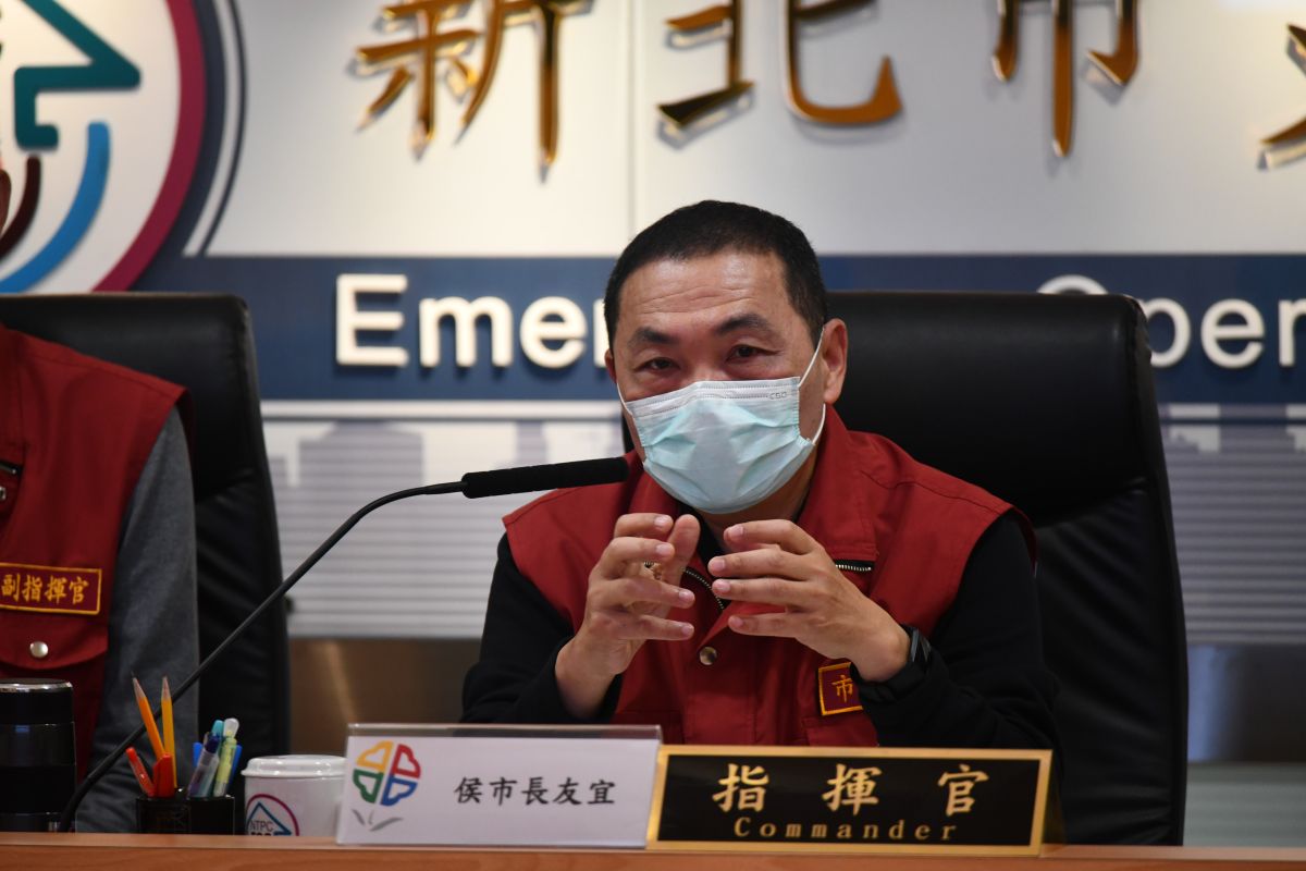 ▲侯友宜將親帶隊至KTV等室內密閉場域進行查察關懷是否有防疫突破口，避免防疫陣線潰堤。（圖／新北市新聞局提供）