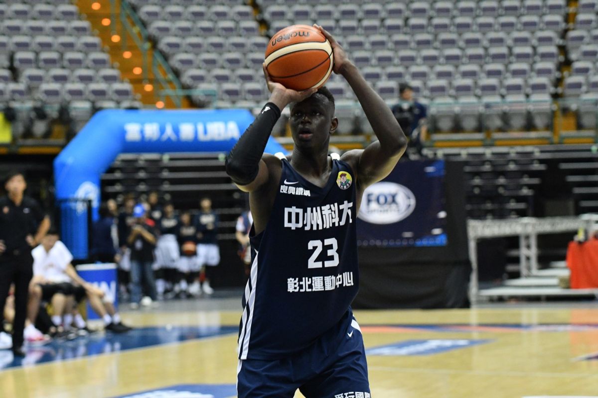 中州科大塞內加爾中鋒班霸。（圖／林柏年攝）