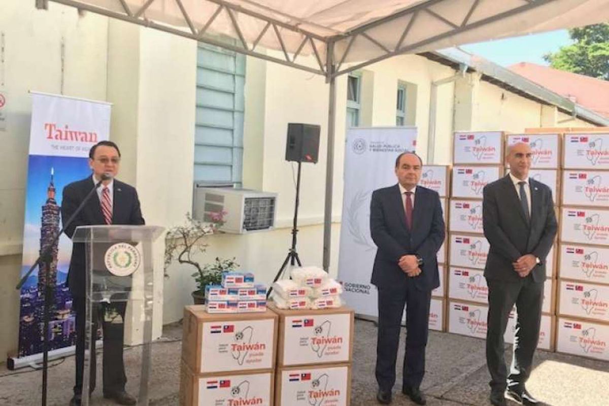 ▲武漢肺炎全球蔓延，我國駐巴拉圭大使館就地採購10萬片口罩與其他防疫物資給巴拉圭當局。（圖／中華民國駐巴拉圭大使館官網）