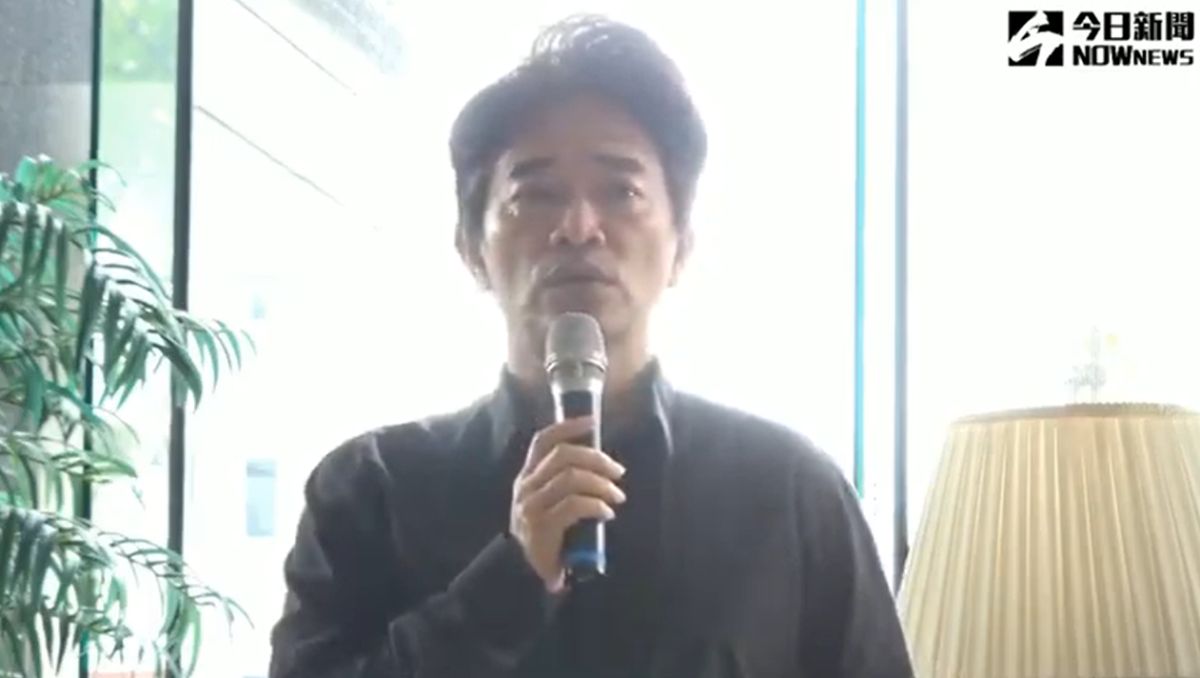 ▲憲哥現身談劉真病逝。（圖／NOWnews直播畫面）