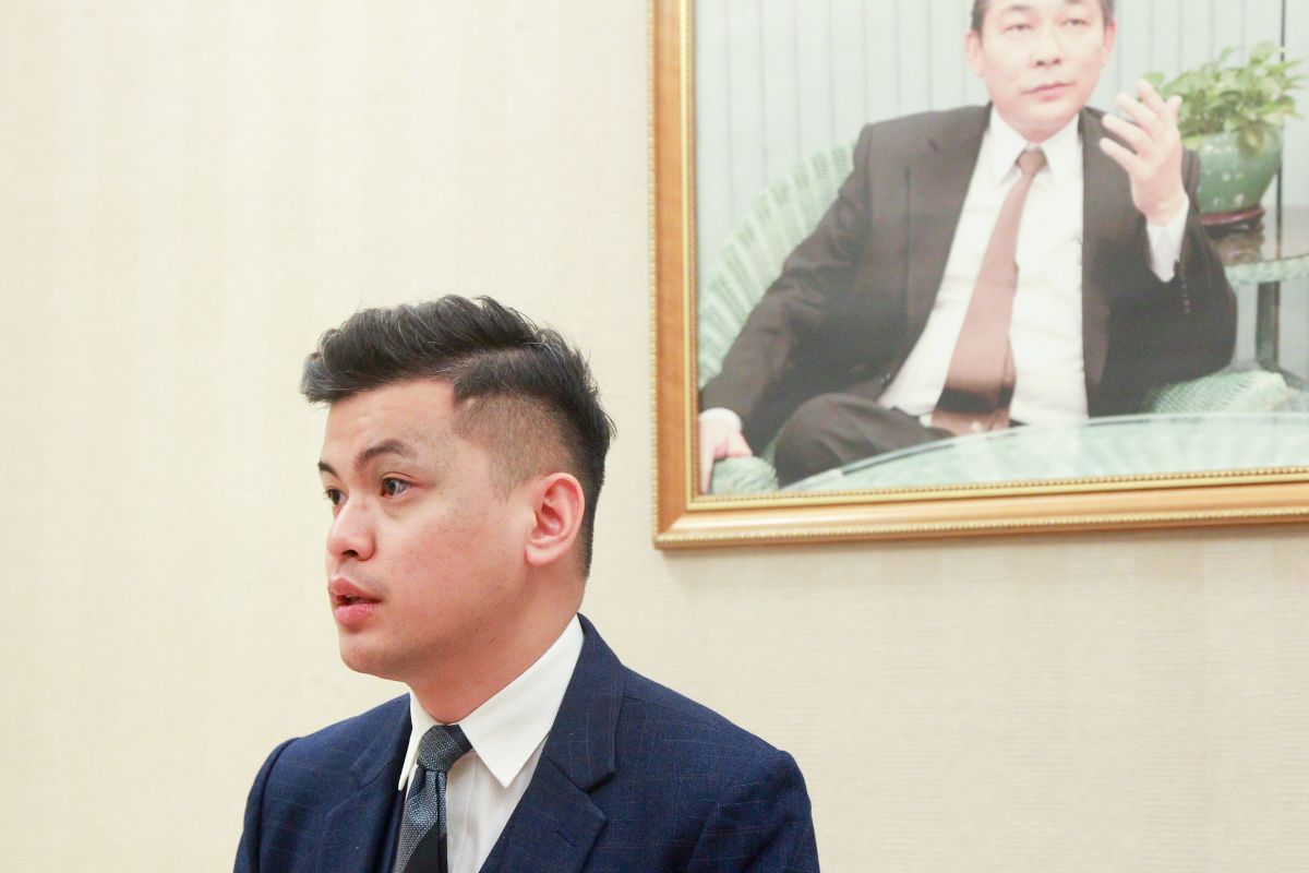 ▲小冬瓜社長郭憲鴻開設YouTube頻道當起了專業的YouTuber。（記者葉政勳攝）