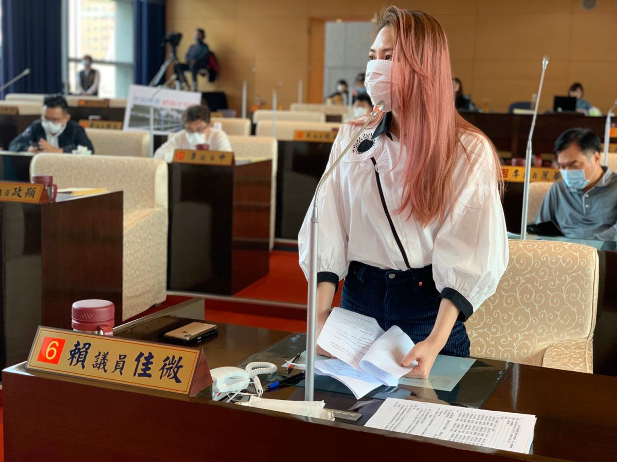 ▲議員賴佳微接獲留學回台的民眾反映，從英國回來居家檢疫至今第7天，完全沒收到市府準備的居家檢疫關懷包。 (圖／賴佳微提供2020.3.23)