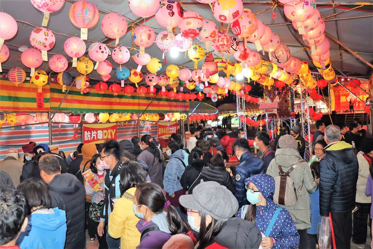 ▲這一陣子是澎湖各地宮廟舉辦建醮的高峰期，但新冠肺炎疫情不斷增溫，經縣府宣布與廟方溝通之後，計有桶盤福海宮等10間同意延期辦理建醮。（圖／記者張塵攝，2020.03.25）