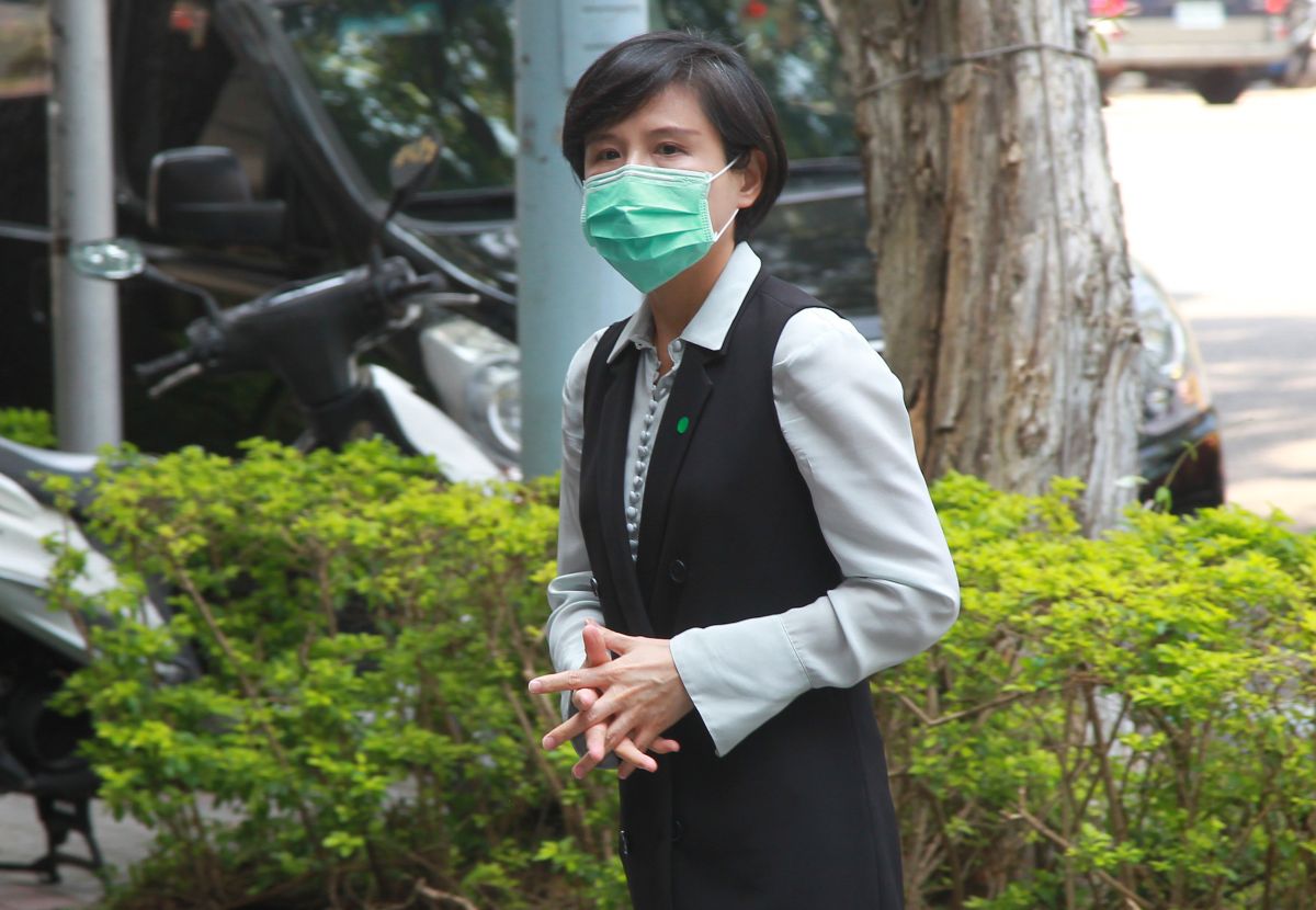 ▲文化部長鄭麗君特地現身劉真靈堂致意。（圖／記者葉政勳攝）
