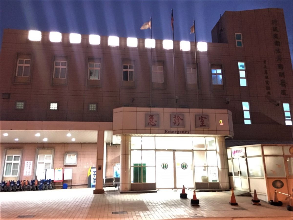 ▲澎湖縣流行疫情指揮中心傳出好消息，目前收治在三總澎湖分院負壓病房的白沙鄉男學生及其妹妹，經採檢送驗，男學生兩次採檢結果皆為陰性，其妹妹一採結果為陰性。（圖／澎湖縣政府提供）