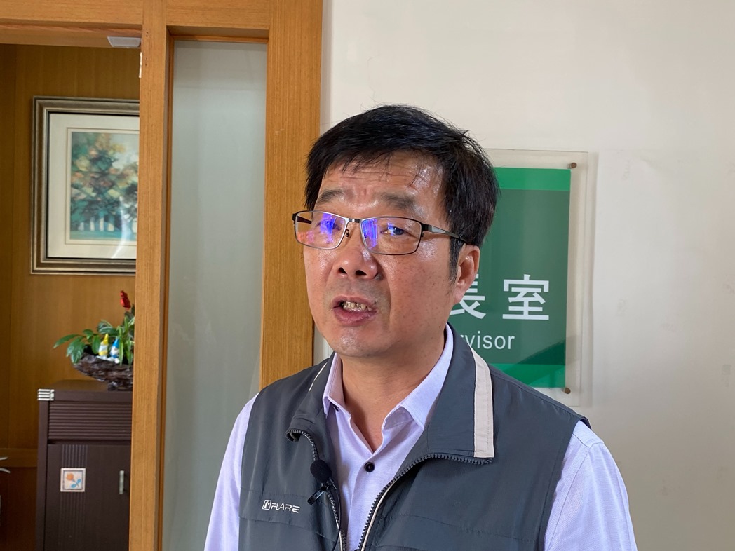 ▲東區區長陳勝楠證實鄭姓留學生居家檢疫期間，完全遵守相關規定。（圖／記者陳聖璋攝，2020.03.27）