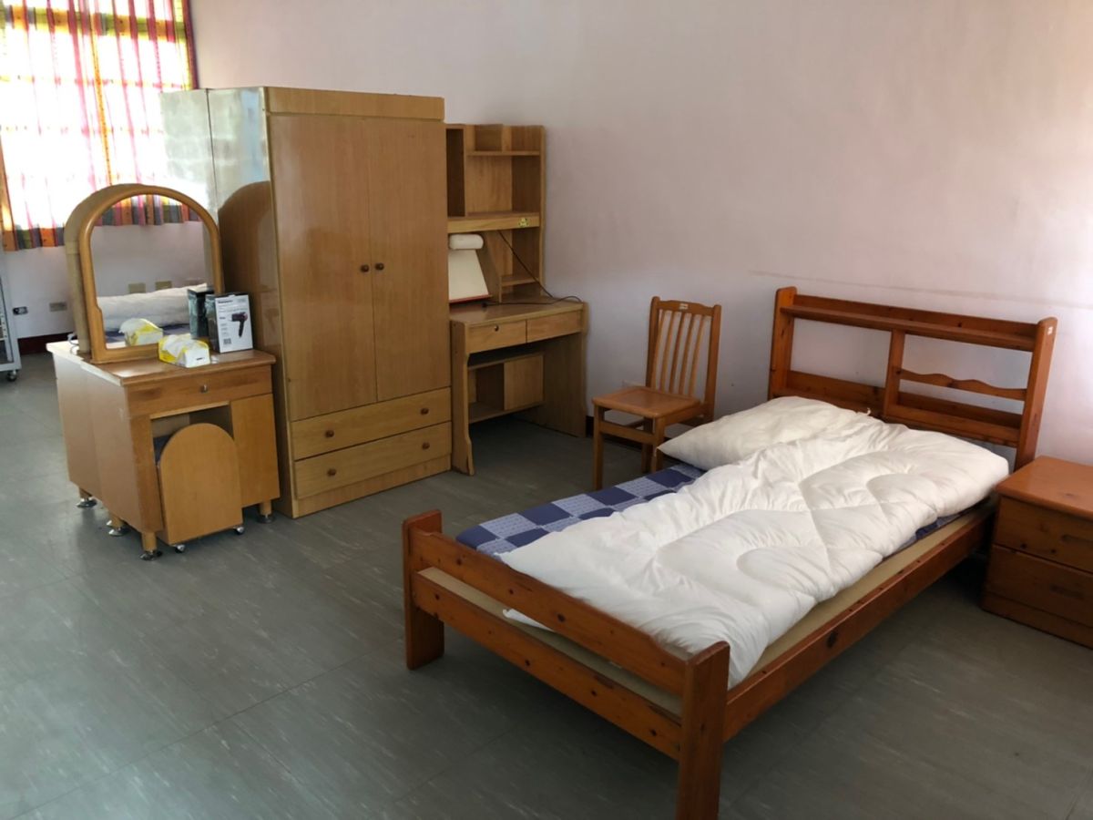 ▲日前英國廣播電台（BBC）報導，一對英國情侶來台隔離，抱怨環境差，像是在監獄一樣。（圖／花蓮縣衛生局提供）