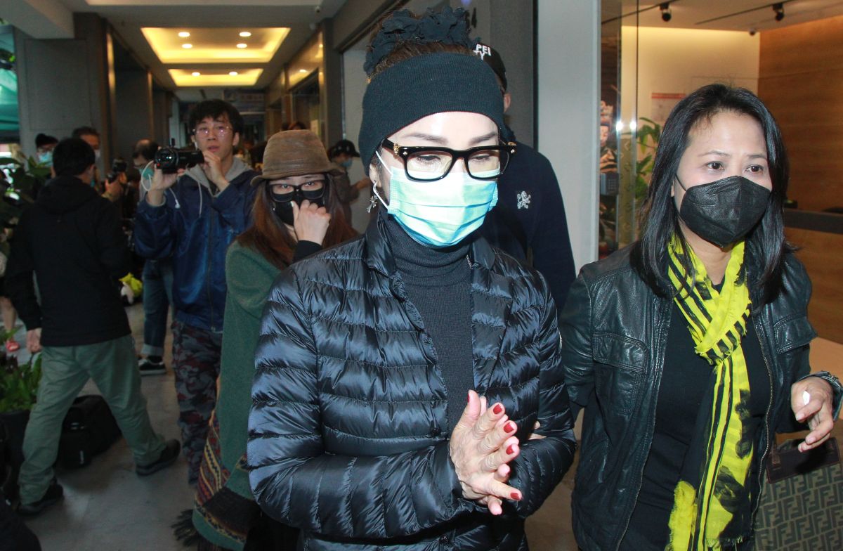 ▲陳美鳳雙手合十離開劉真靈堂。（圖／記者葉政勳攝 , 2020.03.28）