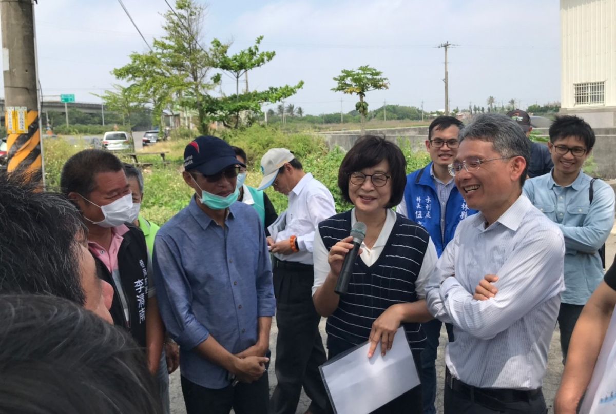 ▲立委蘇治芬與水利署長賴建信到雲林會勘多項水利工程。（圖／記者蘇榮泉攝，2020.03.28）