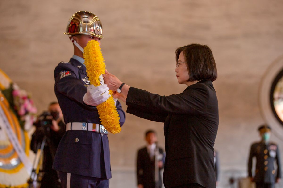 蔡英文總統29日主持「109年向先祖暨忠烈殉職人員致祭」。（圖 / 總統府提供）