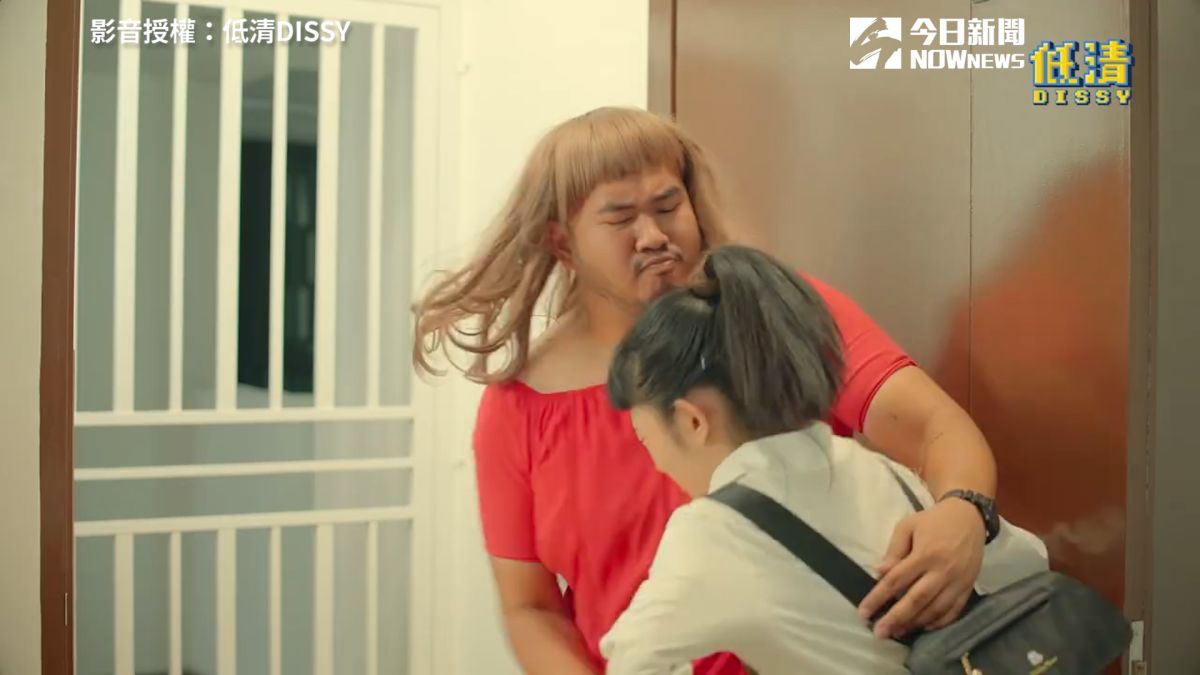 ▲生理痛就像打一拳在肚子上（圖／低清DISSY 授權）