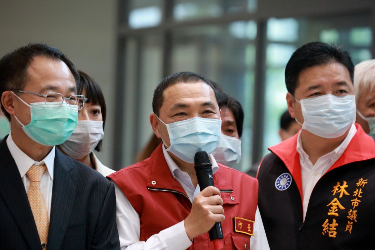 ▲侯友宜表示，目前新北市民政系統最高可承受2萬個居家檢疫者，雖然現在很辛苦，但是仍可承受。（圖／記者宋原彰攝，2020.03.30）