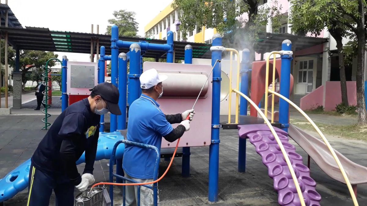 ▲新冠肺炎（COVID-19）疫情持續升溫，彰化縣立高中職以下學校，中小學校園內也都加強消毒防疫措施。（圖／記者陳雅芳攝，2020.03.30）