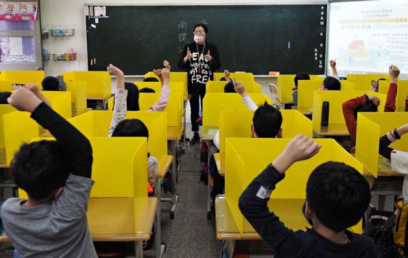 全世界90%學生因疫失學　《彭博社》讚：台灣成功防疫
