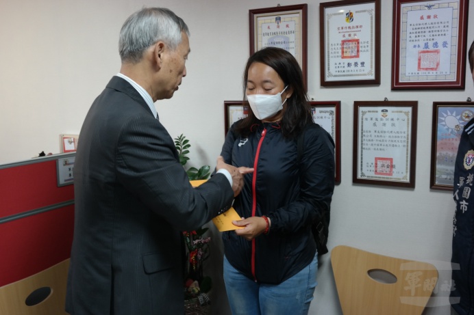 關懷慰問

