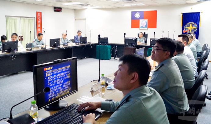 ▲ 張副部長視導401廠，指導防疫整備工作。（ｘｘｘ提供）