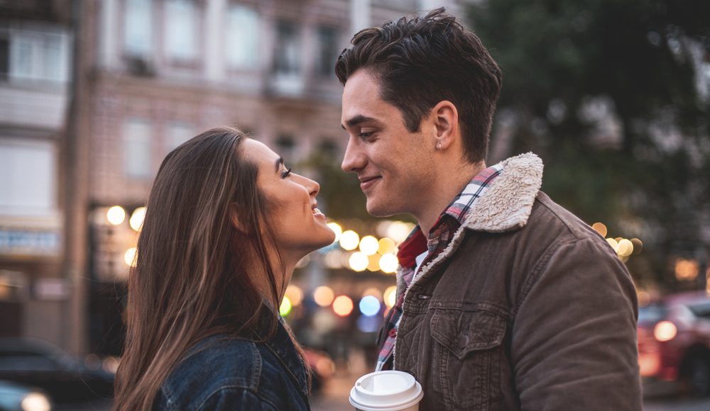  ▲男性在感情中的曖昧，多數會表現什麼行為呢？（圖／Shutterstock）