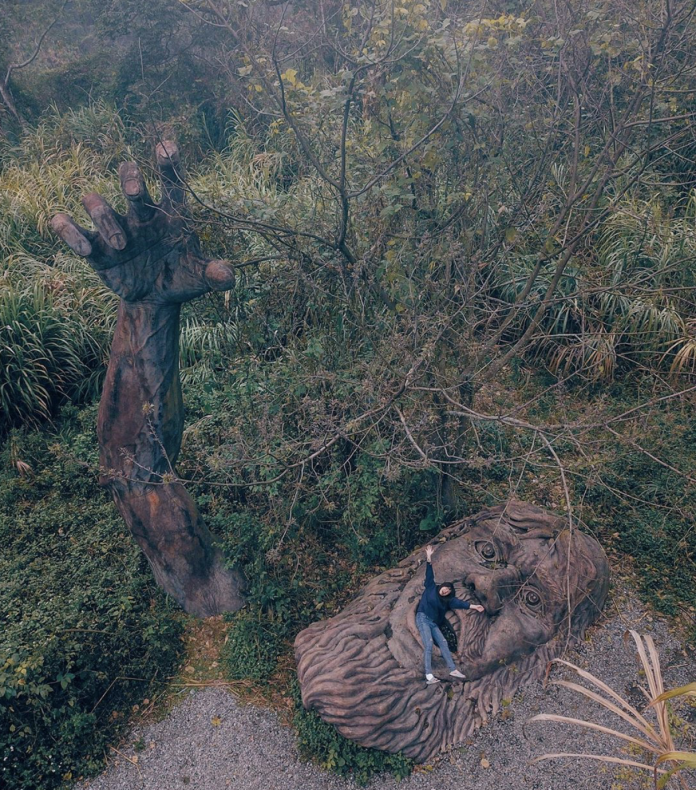 ▲巨人之手｜Giant’s hand sculpture (Courtesy of IG: aguaphoto)