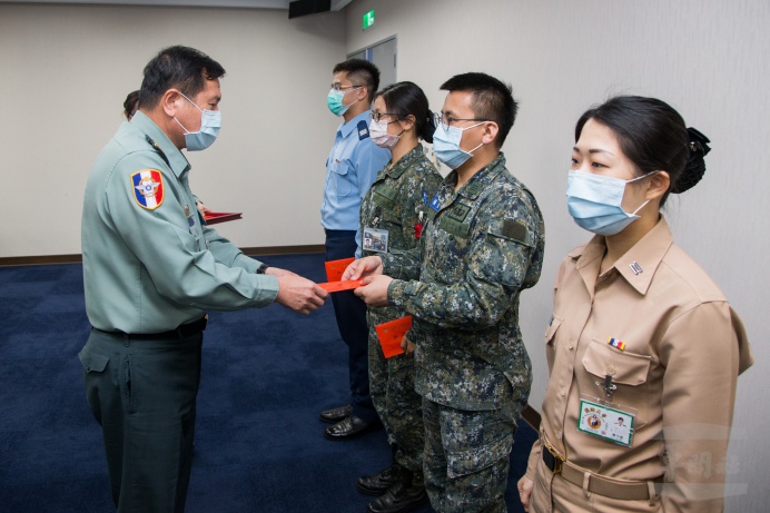 簡局長慰勉心理社工師　厚植部隊心輔能量