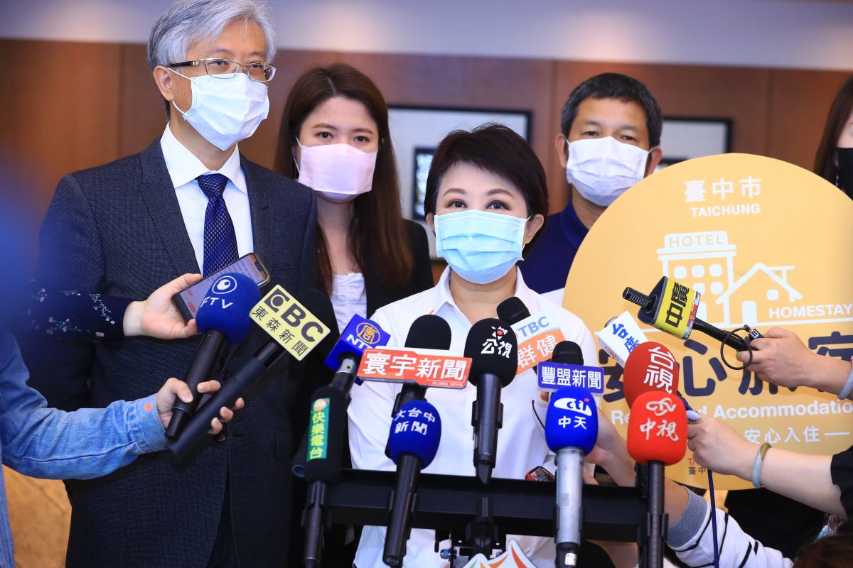 ▲中央流行疫情指揮中心訂出「社交距離」，台中市長盧秀燕表示，這是一個很好的防疫觀念 (圖／柳榮俊翻攝2020.4.1)