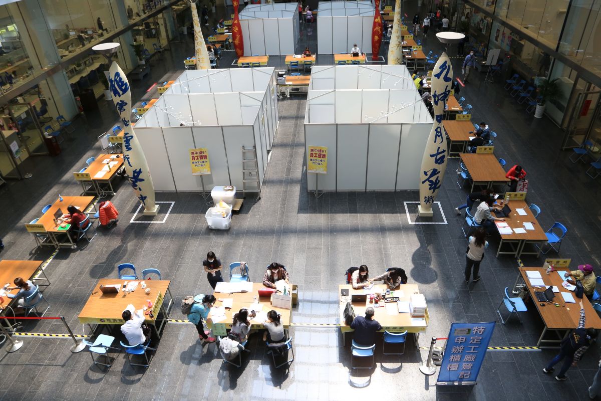 ▲中市府即日起設聯合洽公區降低風險(圖／柳榮俊翻攝2020.4.1)