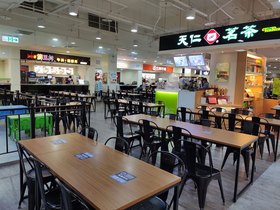 ▲零售業與餐飲業3月份營業額創史上最大減幅，重挫國內經濟。（圖／記者呂炯昌攝）
