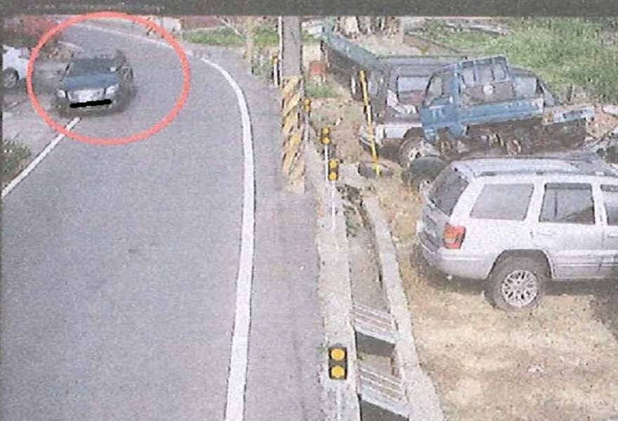 ▲吳男開車離開隔離處所去養雞割草，罰20萬元。（圖／記者陳惲朋翻攝，2020,04.01）