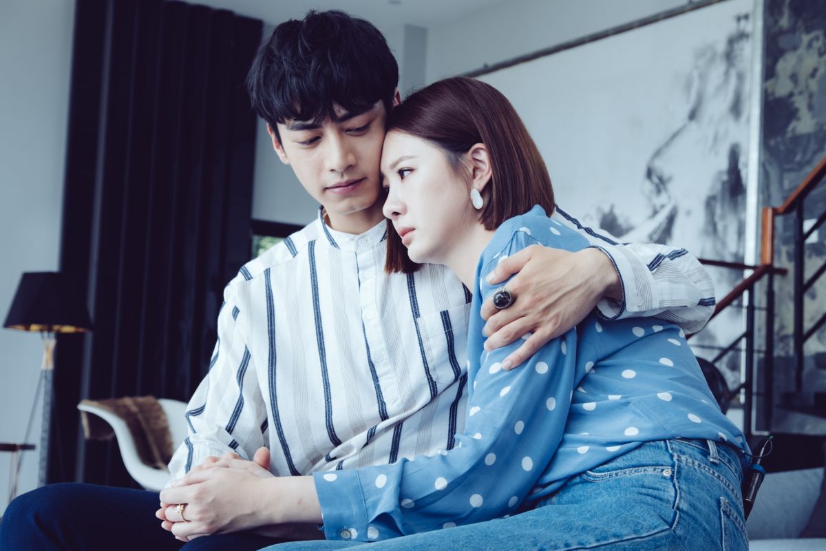 ▲安心亞（右）、宋柏緯感情發展神速，集集都有超閃吻戲。（圖 / TVBS提供）