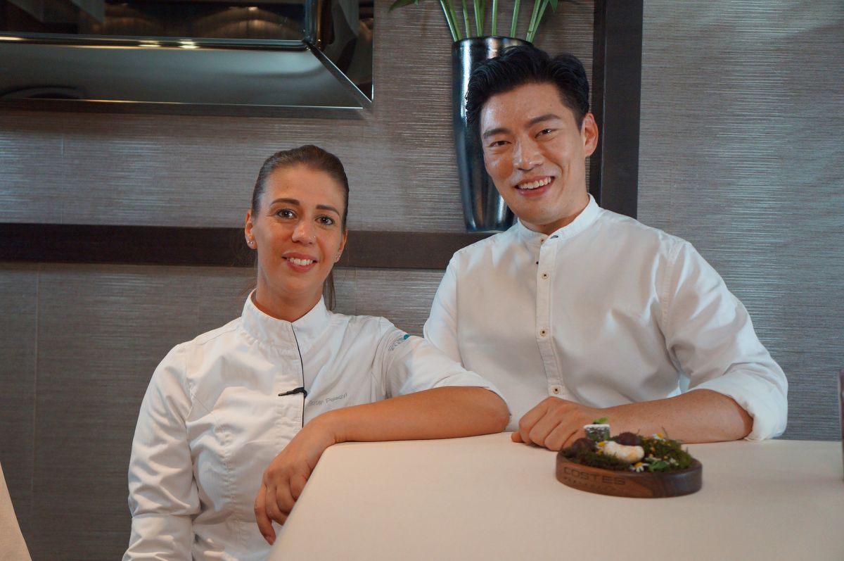 ▲王凱傑（右）與大廚Eszter Palagyi主廚合照。（圖／亞洲旅遊台）