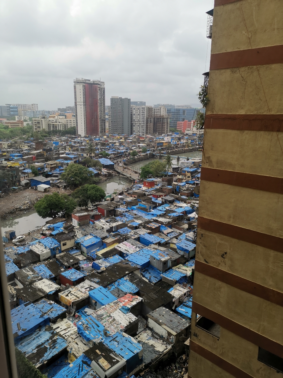 ▲印度當地也受到新冠肺炎嚴重影響。（圖／翻攝 PTT ）